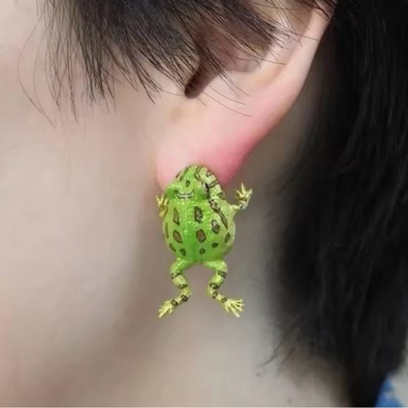 Frog Stud Earrings Cute Cartoon Metal Earring Women - Picture 1 of 4